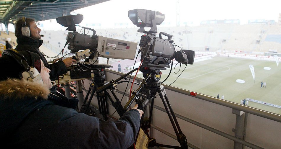 Foto - Sky e Mediaset Premium protestano per gli orari dei match di Serie A