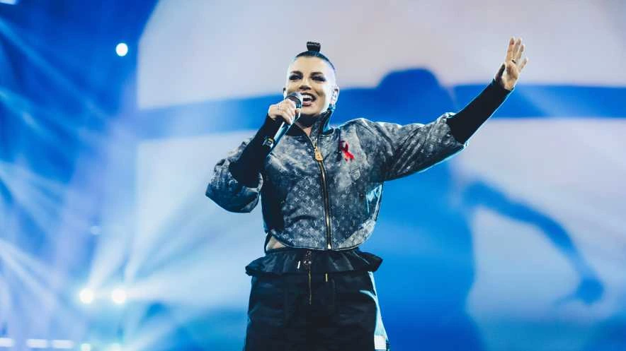 Foto - Semifinale da Brividi Sky e NOW! Emma accende la X Factor Arena con un Medley Pop! 🌟 #XF2023