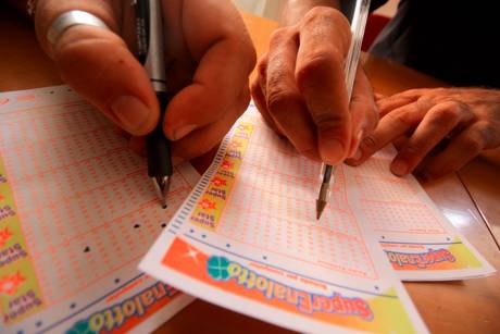 Immagine di Tg1 sbaglia la sestina del SuperEnalotto, i Monopoli di Stato correggono