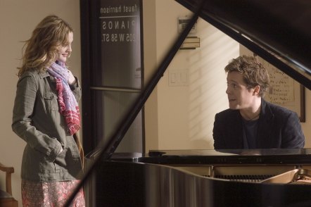 Immagine nel testo correlata a: Canale 5: in Prima Tv il film ''Scrivimi una Canzone'' stasera alle 21.30