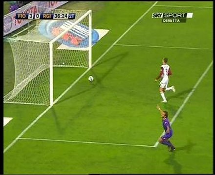 Immagine di Gilardino, 100 gol in Serie A: speciale di SKY Sport dedicato al bomber viola