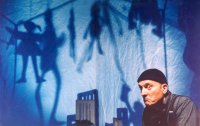 Immagine di Comedy Central presenta i migliori spettacoli teatrali di Claudio Bisio