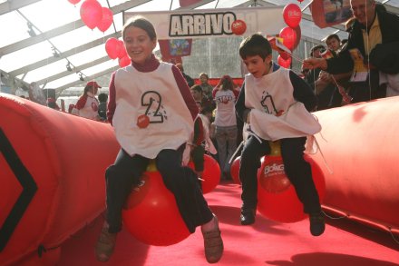 Boing (Mediaset) compie 5 anni e festeggia sul Lungotevere con i bambini