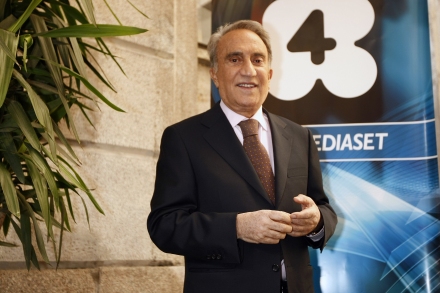 Visualizza: Con ''Password'' Emilio Fede porta l'informazione in prima serata su Rete4 su Digital-News.it Immagine di Con ''Password'' Emilio Fede porta l'informazione in prima serata su Rete4