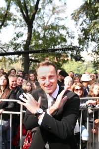 Immagine di Folla a Milano con 2mila aspiranti talenti per il nuovo X Factor