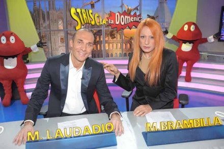 Striscia la Domenica: puntata con filmati dedicati alle stirpi reali
