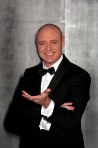 Visualizza: Grazie al Cielo sei qui, il primo comedy show di La7 condotto da Leonardo Manera su Digital-News.it Immagine di Grazie al Cielo sei qui, il primo comedy show di La7 condotto da Leonardo Manera