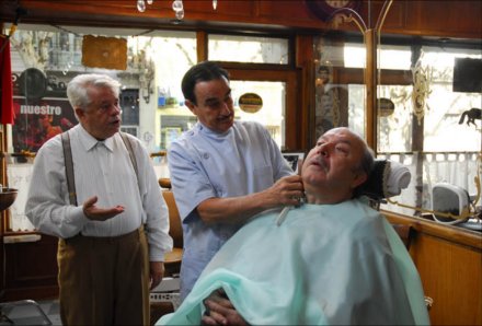 Immagine di Scusate il disturbo con Lino Banfi: storia di tre generazioni di italo-argentini