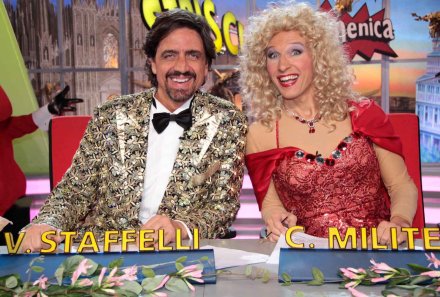 Striscia la Domenica: continua il viaggio tra gli intrighi del Festival