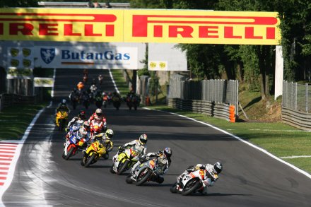 Immagine di Superbike a Monza, MotoTv in chiaro per abbonati SKY per una settimana - Scopri su Sky Italia