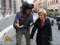 Striscia la Notizia: Tapiro d'oro per Emma Bonino e un clamoroso fuorionda