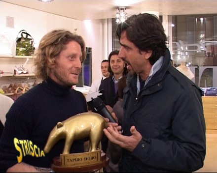 Immagine di Tapiro d&#039;Oro a Lapo Elkaan: beccato in un parcheggio per disabili