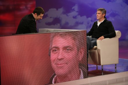 Immagine di Che tempo che fa: duetto esilarante tra Fazio e George Clooney - Scopri su Televisione