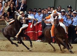 Palio di Siena - Agosto 2009 dalla Piazza del Campo in diretta su Rai Uno