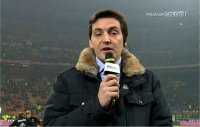 Immagine nel testo correlata a: La dura vita dei bordocampisti Sky e Mediaset, il derby visto da loro