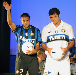 Domenica di Calcio in tv - il Milan sfida Beckham, in campo anche Juve e Inter