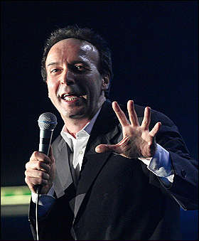 Immagine di Da Firenze a Rai1, al progetto una prima serata natalizia con Roberto Benigni