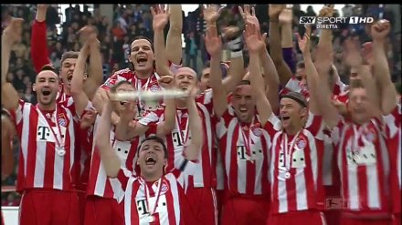 Calcio Estero SKY - 1a Giornata Bundesliga: Programma e Telecronisti Immagine nel testo correlata a: Calcio Estero SKY - 1a Giornata Bundesliga: Programma e Telecronisti