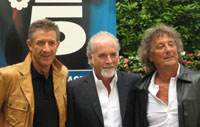 Immagine di Striscia La Notizia, da stasera su Canale 5 Greggio, Iacchetti e le nuove veline