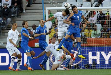 Visualizza: Ascolti Mondiali 2010: 18.2 milioni in tv per Italia-N. Zelanda su RAI e SKY su Digital-News.it Immagine di Ascolti Mondiali 2010: 18.2 milioni in tv per Italia-N. Zelanda su RAI e SKY - Scopri su Televisione