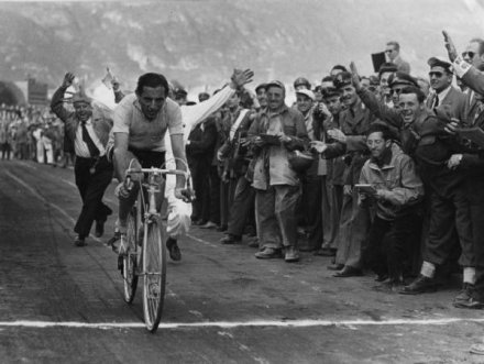 RAI3 ORE 23.10 SFIDE - L'ULTIMO VOLO DI FAUSTO COPPI
