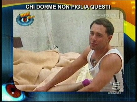 Immagine di GF9: Gerry Scotti entra nella casa, una nuova missione per Marcello e Gianluca - Scopri su Televisione