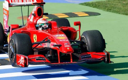 Rai Sport Domenica - Le Ferrari a Monza, i gol della Serie A e il football NFL Rai Sport Domenica - Le Ferrari a Monza, i gol della Serie A e l'NFL