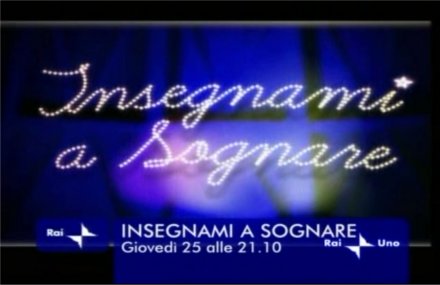 Insegnami a Sognare, su Rai1 con Pino Insegno viaggio nella tv di ieri e di oggi