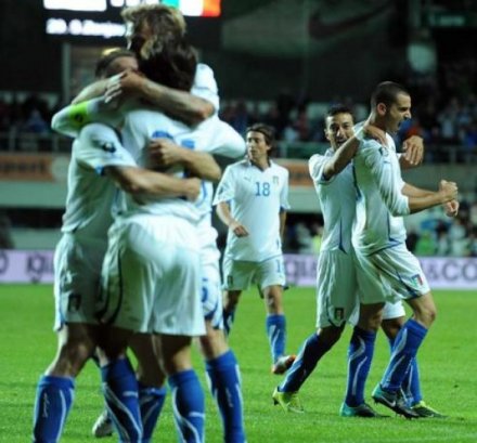 Qualificazioni Europei 2012: Italia - Far Oer (diretta tv ore 20.50 Rai 1) Qualificazioni Europei 2012: Italia - Far Oer (diretta tv ore 20.50 Rai 1)