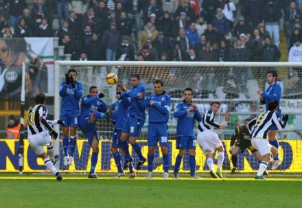 Serie A 37esima: Milan-Roma, Siena-Juventus e le altre su SKY, Premium, Dahlia