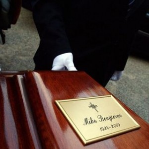 Immagine di Funerali Mike Bongiorno, l&#039;ultimo saluto di Fiorello, Baudo, Fazio e Berlusconi