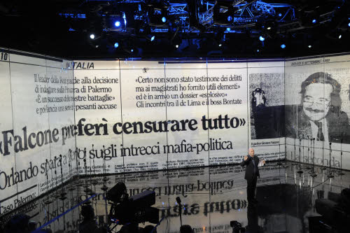 A ''Vieniviaconme'' ministro Maroni, monologo di Guzzanti, Saviano sui rifiuti
