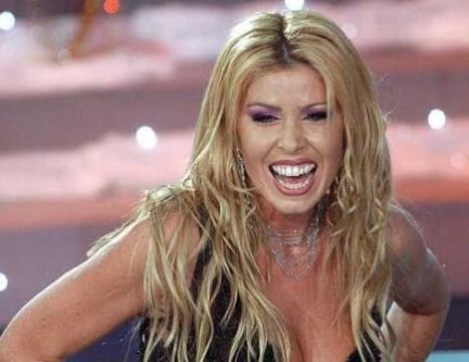 Striscia la Domenica: puntata dedicata a Loredana Lecciso