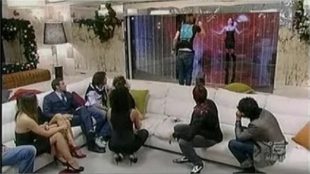 Diario GF10 #10 - Natale al GF, entrano Alessia e Nicola, eliminata Dominique