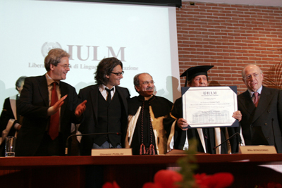 Immagine di Mike Bongiorno riceve la laurea Honoris Causa in Tv, cinema e produzione