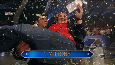 Nella puntata di stasera Michela De Paoli, 43 anni, casalinga di Pavia rispondendo alla quindicesima domanda della sua emozionante scalata, ha vinto il premio più ambito: diventerà la terza milionaria nella storia del telequiz condotto da Gerry Scotti su Canale 5.