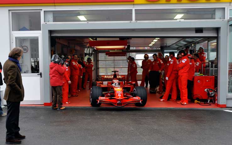 Immagine di Presentazione F1 Ferrari 2009 in diretta su SKY Sport 24 a partire dalle 9