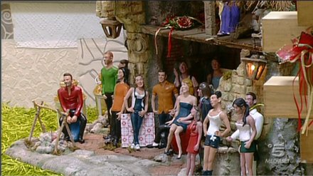 Diario GF10 #10 - Natale al GF, entrano Alessia e Nicola, eliminata Dominique