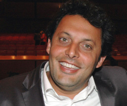 Immagine di Enrico Brignano: &#039;&#039;A giorni la firma in esclusiva con Mediaset&#039;&#039;