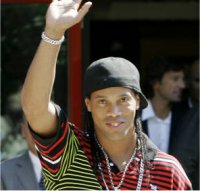 Immagine di Ronaldinho (Milan): in diretta su SKY Sport 1 la grande festa di San Siro