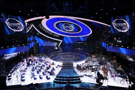 Sanremo 2010, già pronta la scenografia dell'Ariston: guarda le foto!guarda