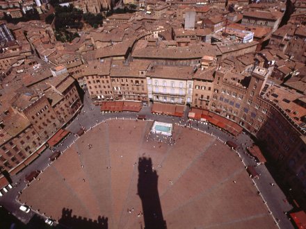 Immagine di Rai, rinnovato contratto per le edizioni 2008 del Palio di Siena - Scopri su Televisione