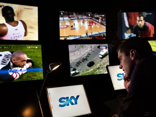 Le opinioni delle associazioni dei consumatori sul via libera UE a Sky sul DTT