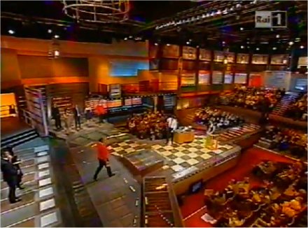 Soliti Ignoti, stasera puntata speciale in prime time con ospiti speciali