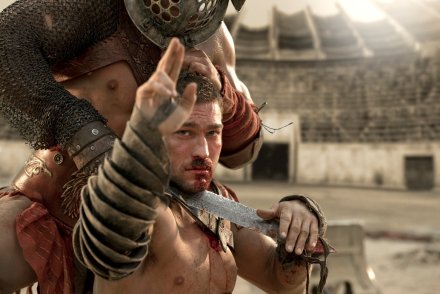 Spartacus, Sangue e Sabbia: su SKY Uno sesso e sangue nell'antica Roma