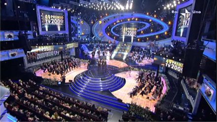 Immagine di Premio Tv: tra i vincitori Ballando, Sanremo, Carlo Conti, Michelle Hunziker