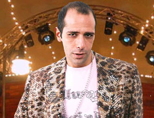 Immagine di Canale 5: Checco Zalone Show, questa sera dal teatro Ariston di Sanremo - Scopri su Televisione