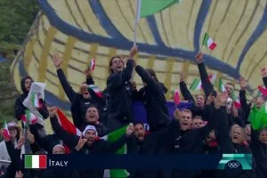 Foto - Video Olimpiadi Parigi 2024 Discovery+ | Cerimonia Apertura, ITALIA sfila lungo la Senna