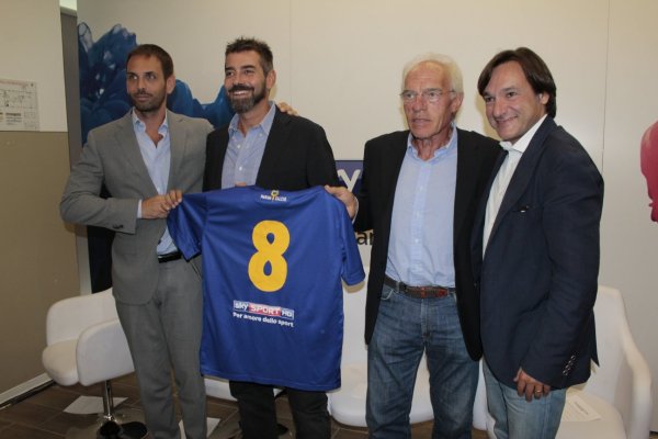 Sky si lega al Parma Calcio 1913: non solo le dirette tv ma anche back-sponsor sulla maglia