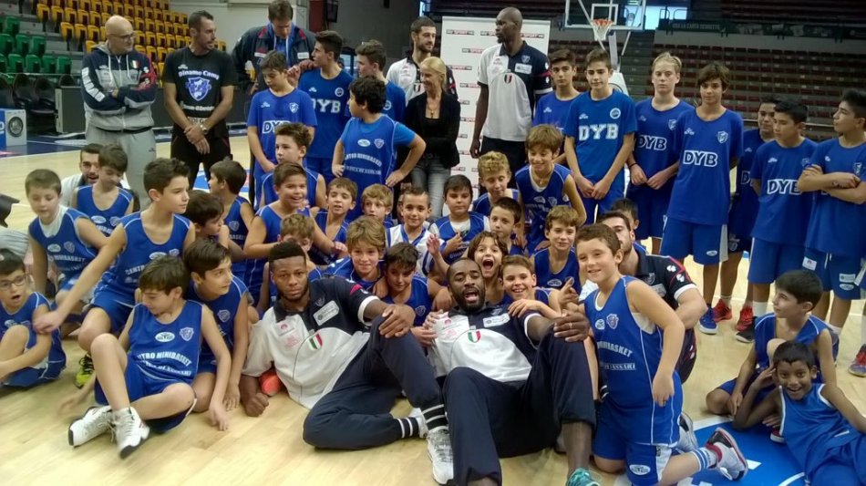 Lo #SkyBasket Road Show arriva a Sassari, la terra dei Campioni d'Italia
